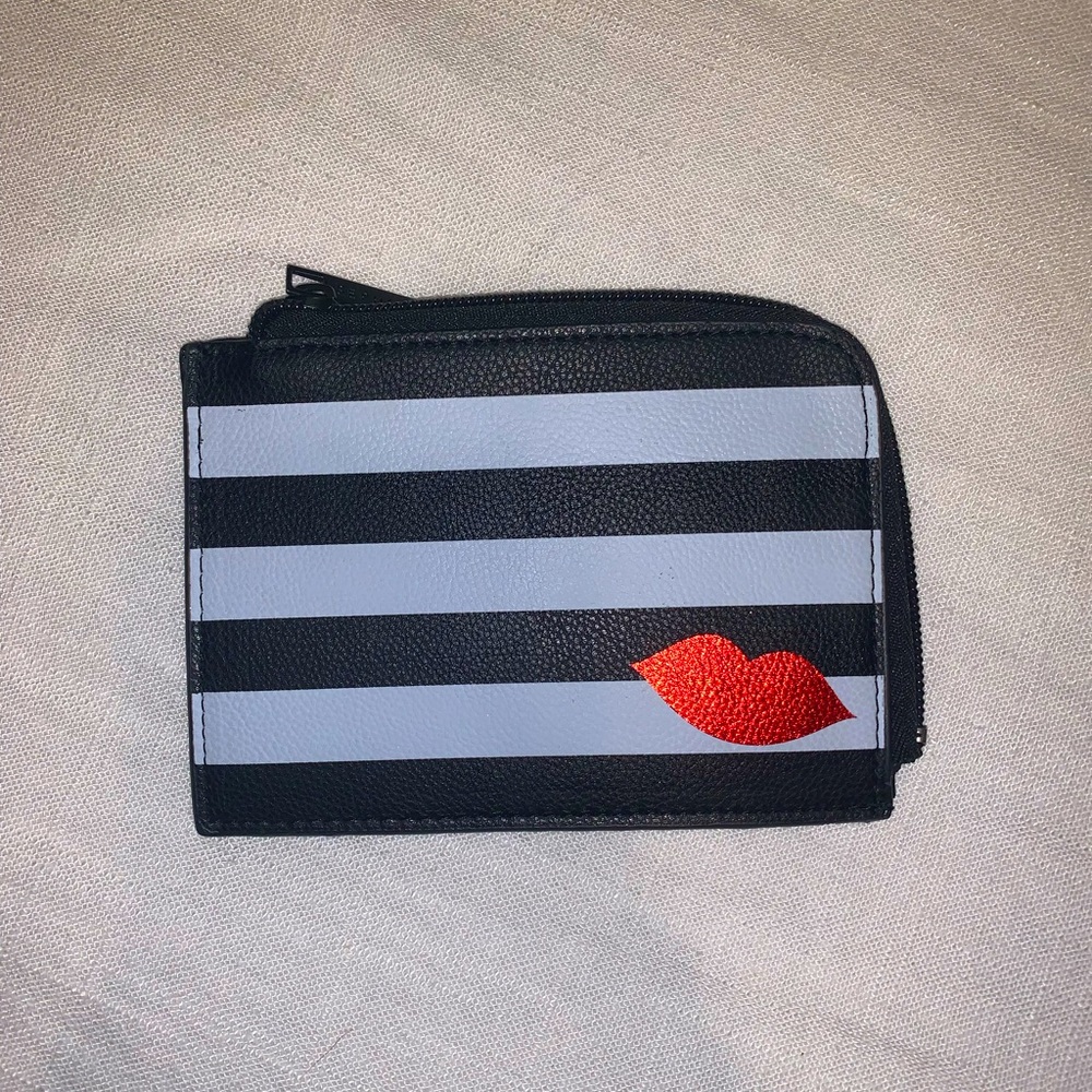 Coming wallet Sephora